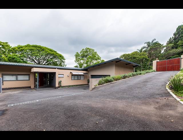 4 BEDROOM HOUSE FOR SALE IN COWIES HILL